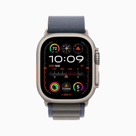 Apple Watch Ultra 2 (2024) 49mm Natural Titanium Case with Black Trail Loop (M/L)